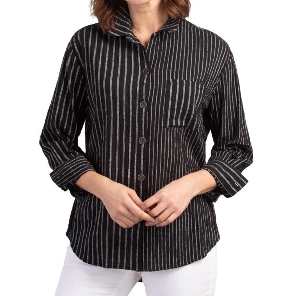 Habitat Clothes to Live In Womens small Black Gray Striped Seersucker Button top